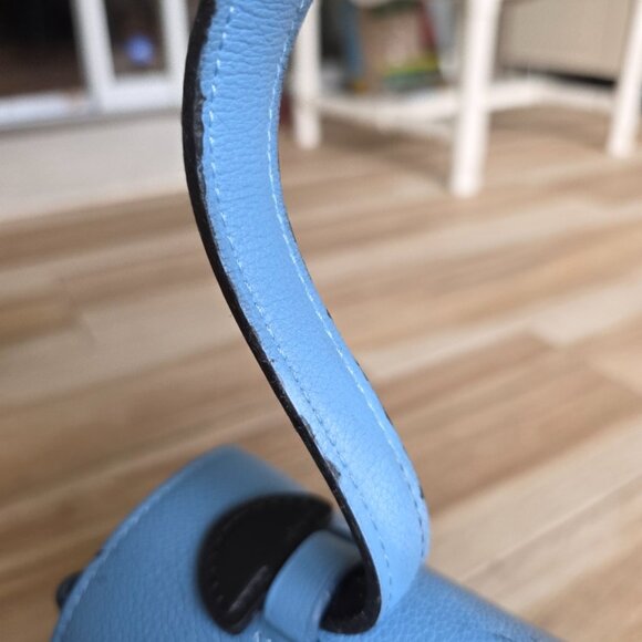 Louis Vuitton Lockme Calfskin Bleuet Top Handle Handbag - Picture 5 of 14